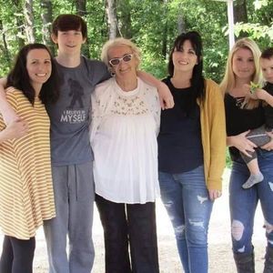 Meet your Posher, Carlean